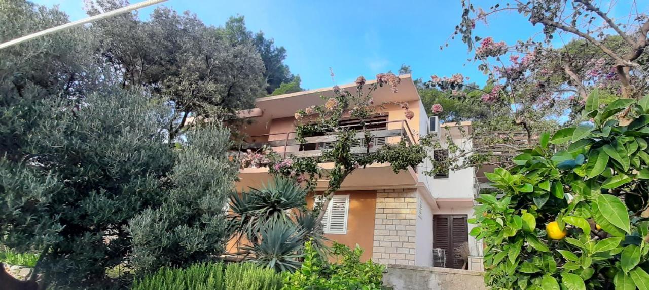 Apartman Ena By The Sea Prizba Exterior foto
