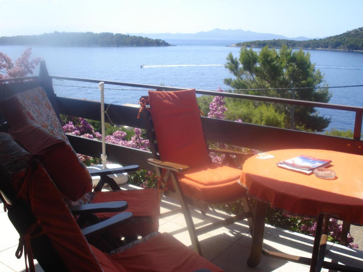 Apartman Ena By The Sea Prizba Exterior foto