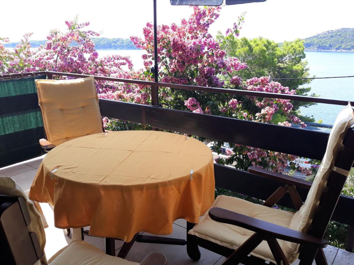 Apartman Ena By The Sea Prizba Exterior foto