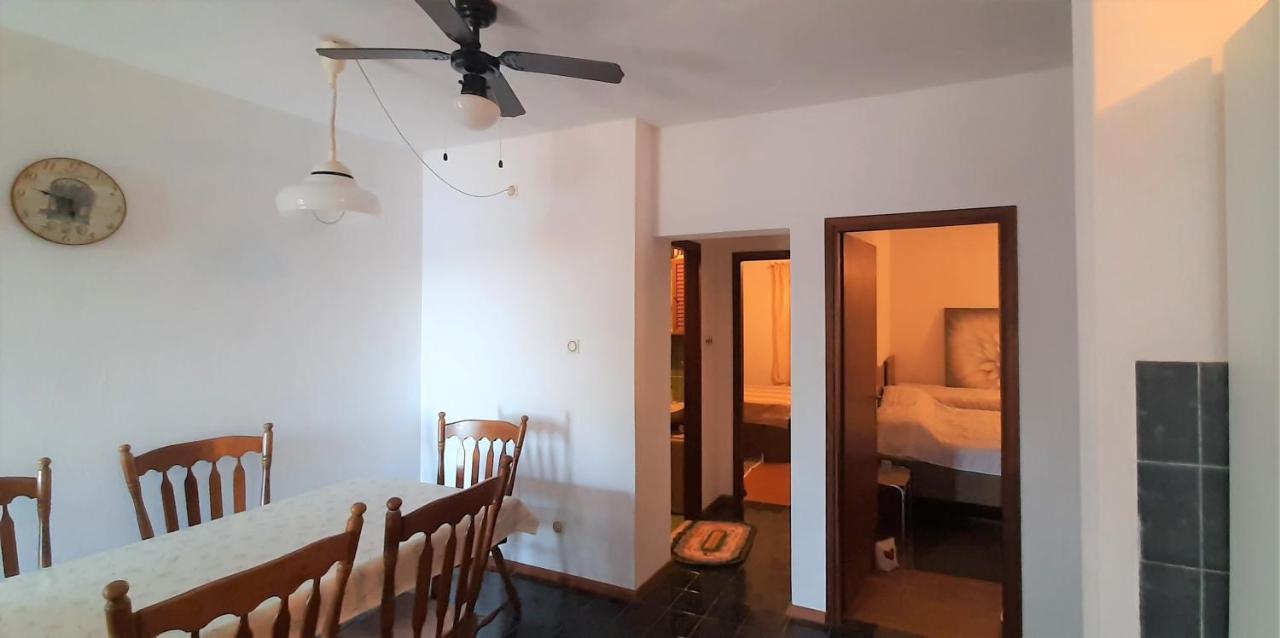 Apartman Ena By The Sea Prizba Exterior foto