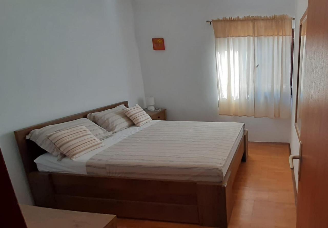 Apartman Ena By The Sea Prizba Exterior foto