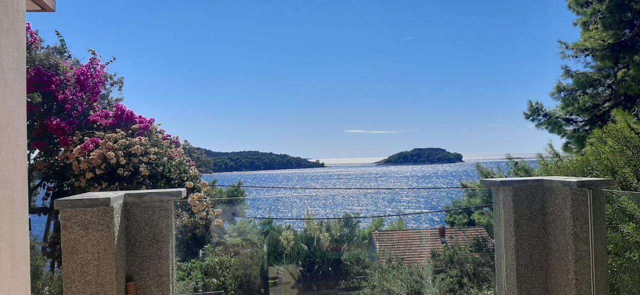 Apartman Ena By The Sea Prizba Exterior foto