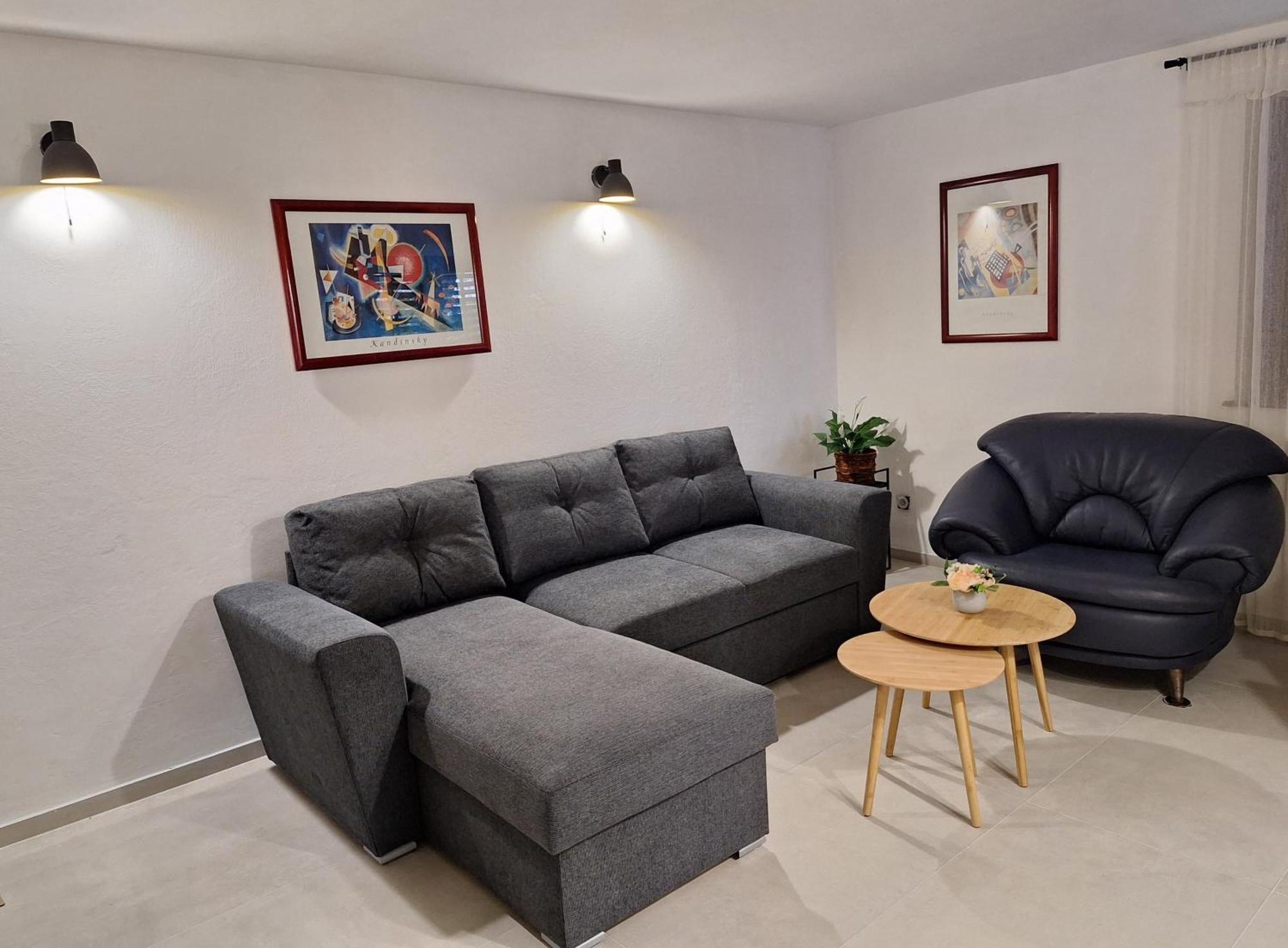 Apartman Ena By The Sea Prizba Exterior foto