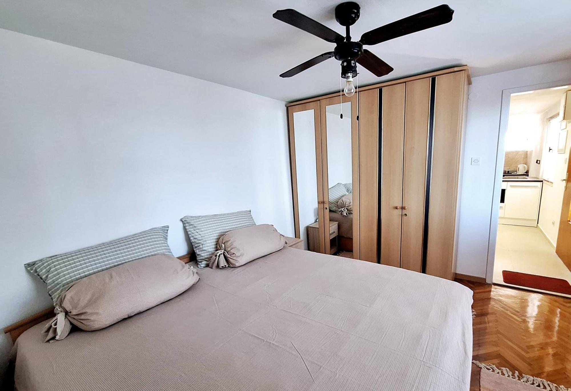 Apartman Ena By The Sea Prizba Exterior foto