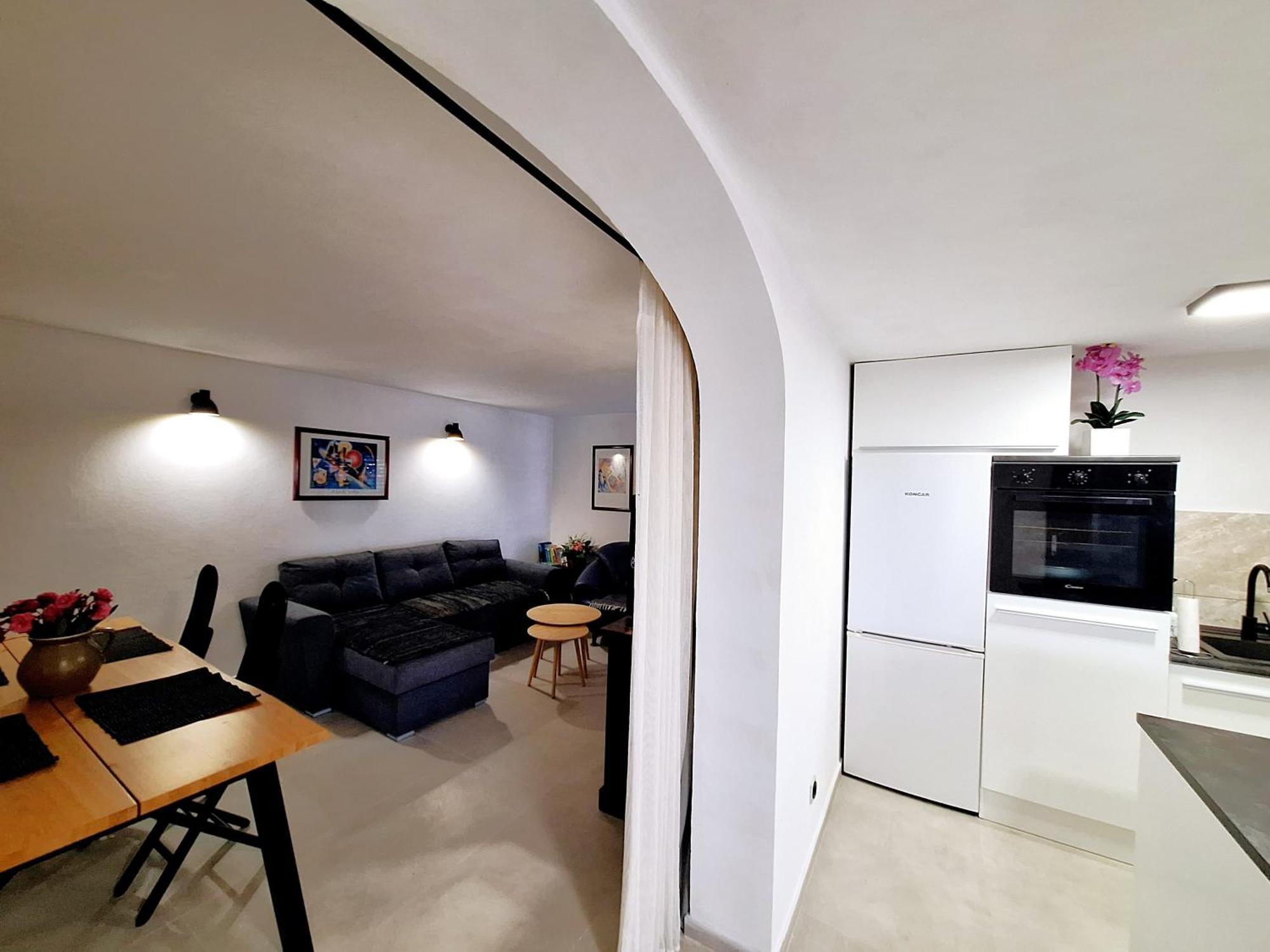 Apartman Ena By The Sea Prizba Exterior foto