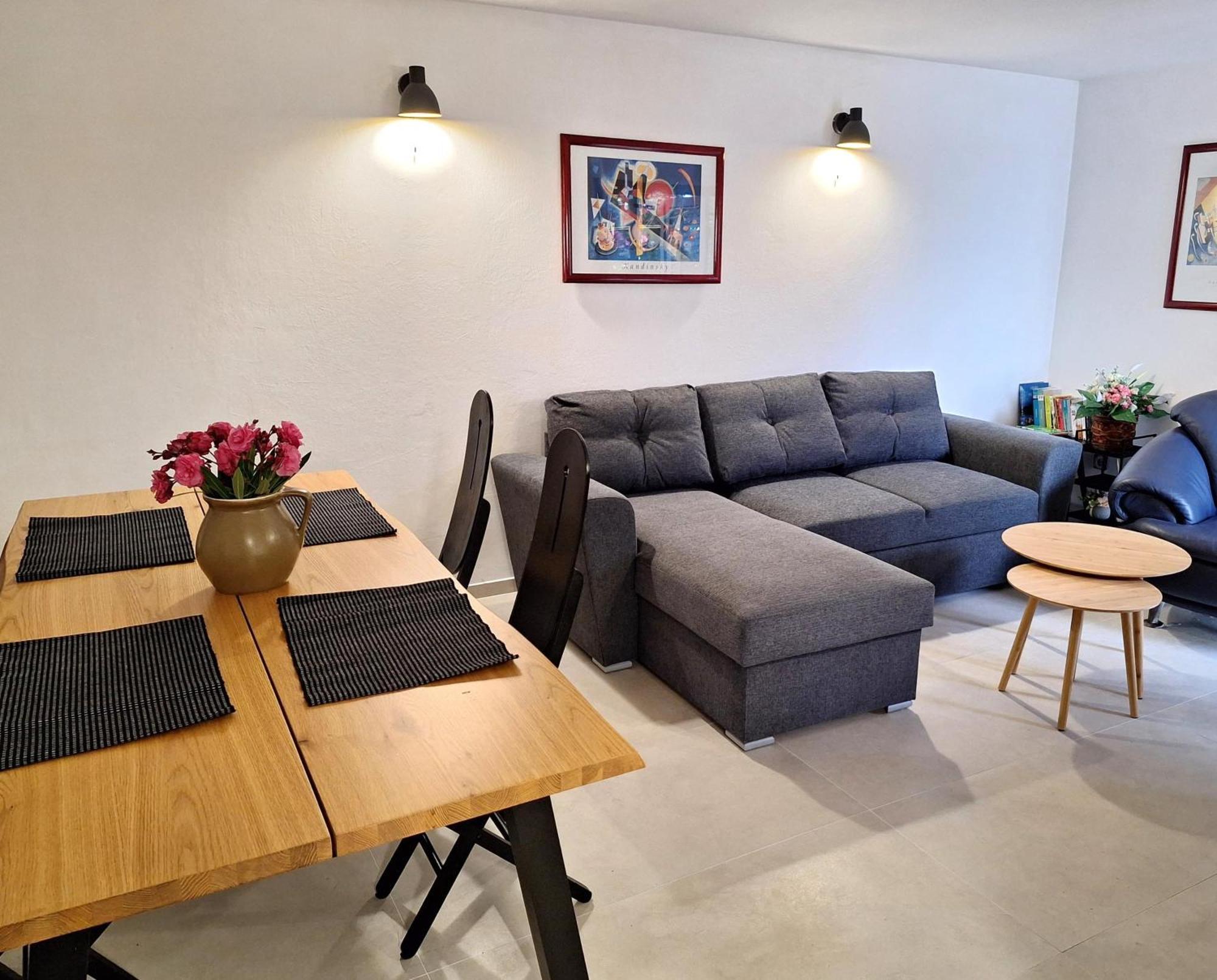Apartman Ena By The Sea Prizba Exterior foto