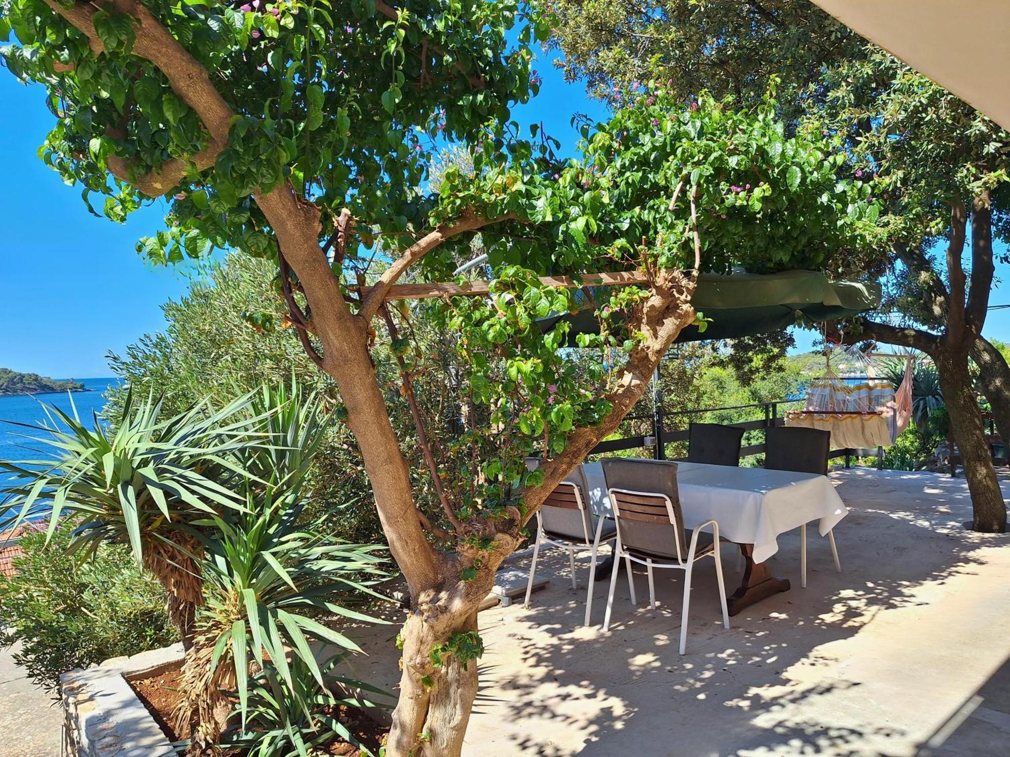 Apartman Ena By The Sea Prizba Exterior foto