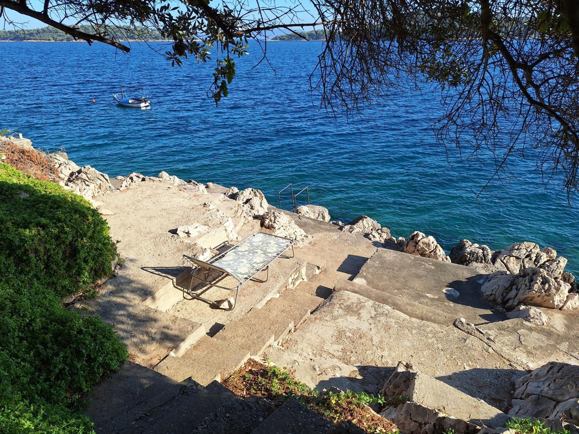 Apartman Ena By The Sea Prizba Exterior foto